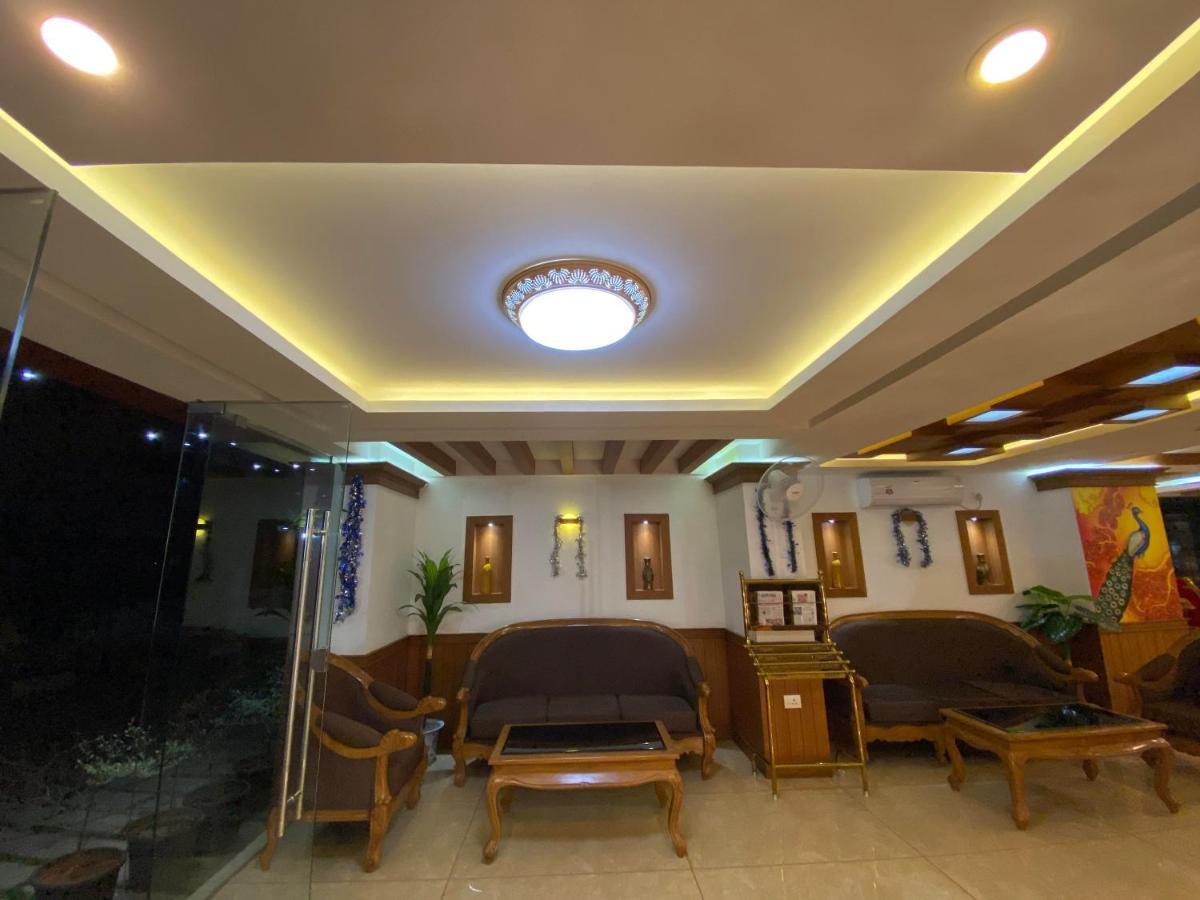 Utsavam Hotel Apartments Guruvayur Exterior photo