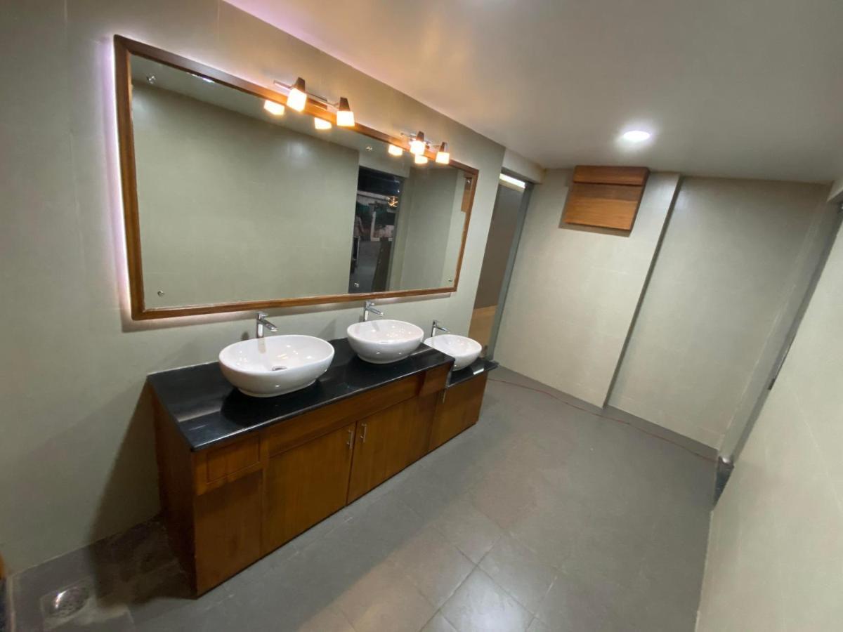 Utsavam Hotel Apartments Guruvayur Exterior photo